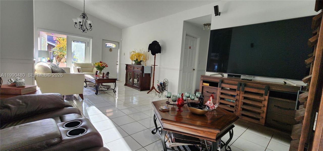 15585 SW 76th Ln, Unit A81-8, Miami, FL 33193 Photo