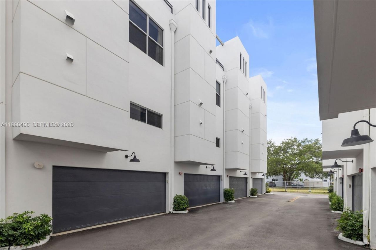 721 SE 12th Ct, Unit 4, Fort Lauderdale, FL 33316 Photo