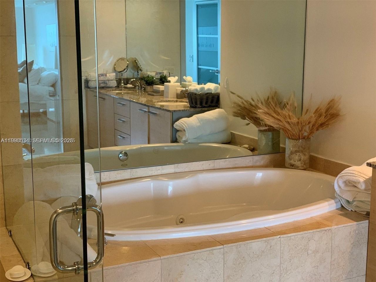 1830 S Ocean Drive, Unit 4608, Hallandale Beach, FL 33009 Photo
