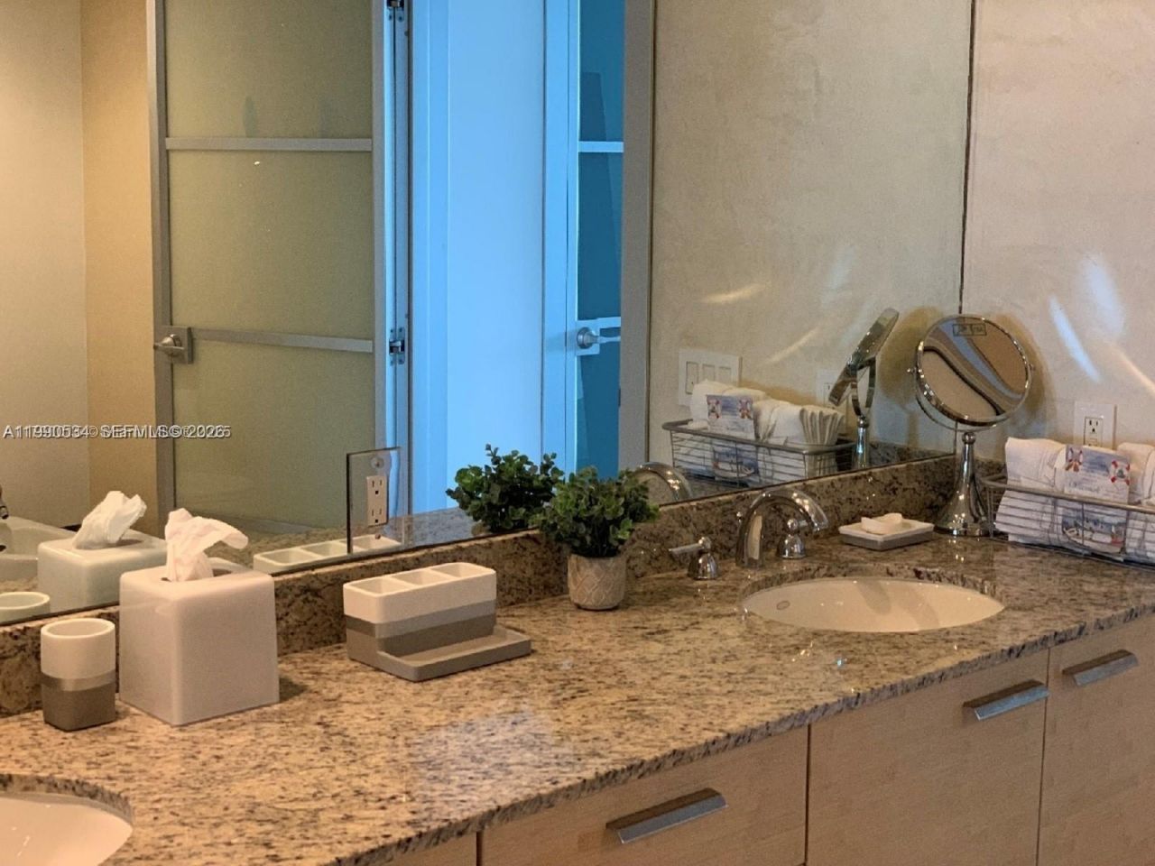 1830 S Ocean Drive, Unit 4608, Hallandale Beach, FL 33009 Photo