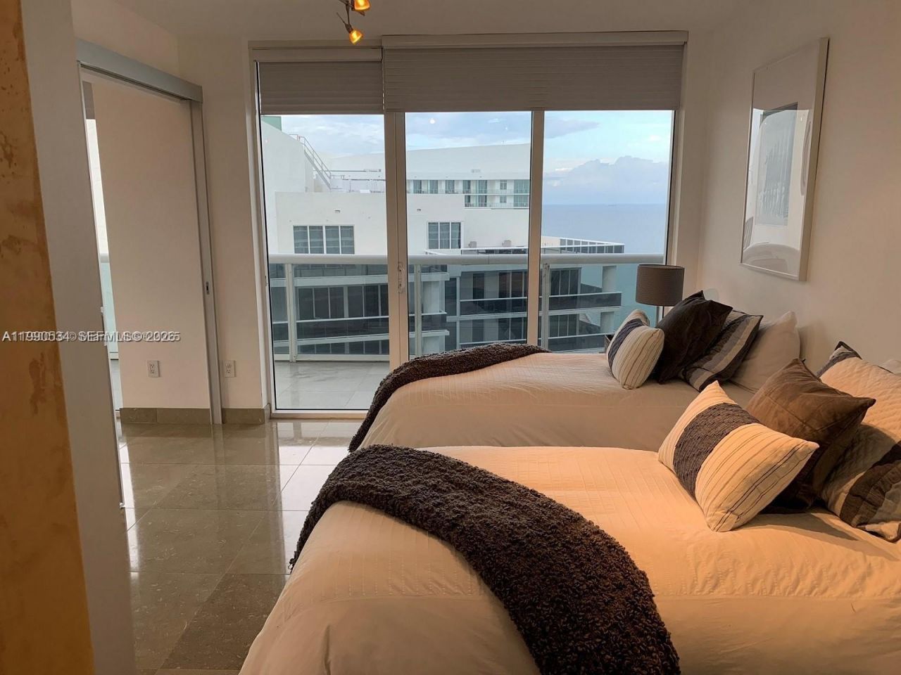 1830 S Ocean Drive, Unit 4608, Hallandale Beach, FL 33009 Photo