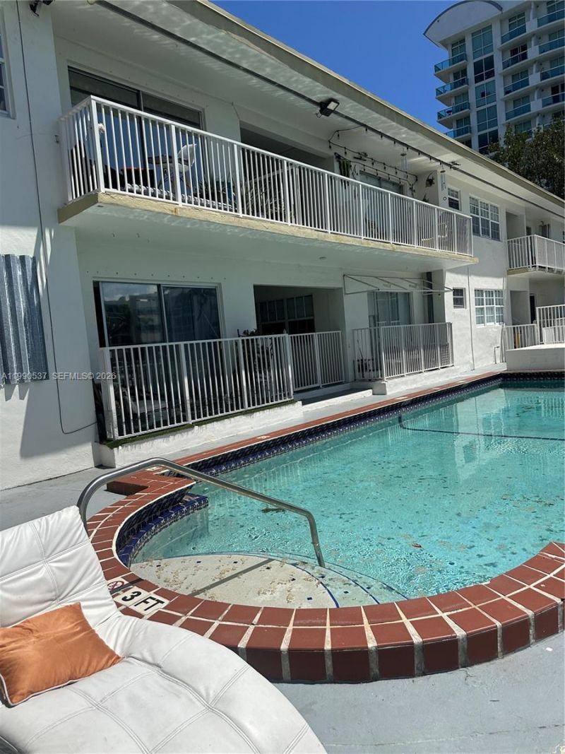 7920 East Dr, Unit 11, North Bay Village, FL 33141 Photo