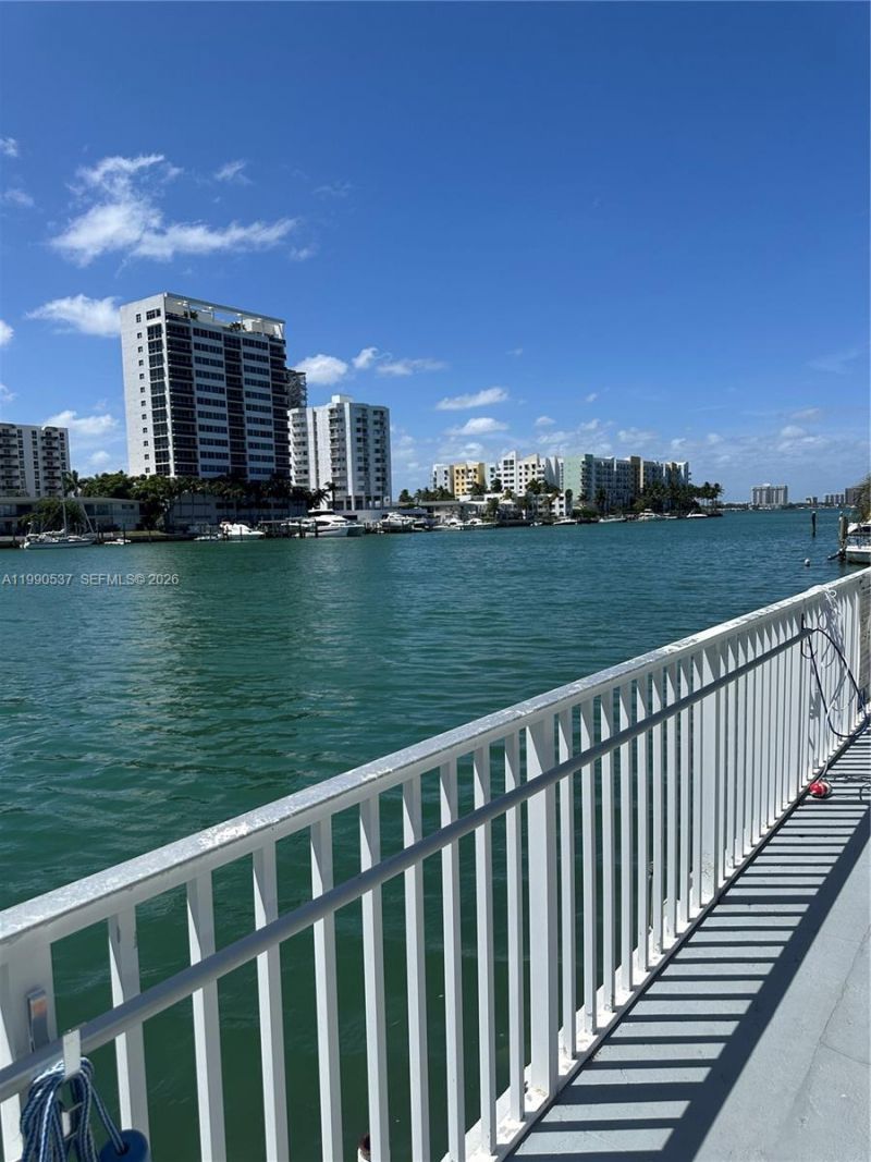 7920 East Dr, Unit 11, North Bay Village, FL 33141 Photo