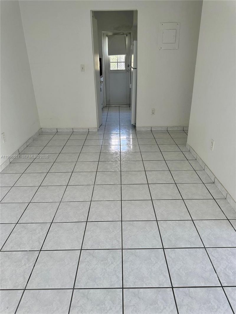7920 East Dr, Unit 11, North Bay Village, FL 33141 Photo