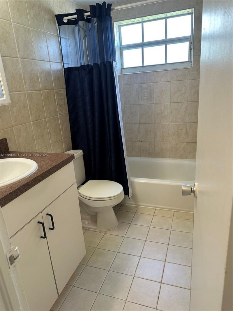 7920 East Dr, Unit 11, North Bay Village, FL 33141 Photo