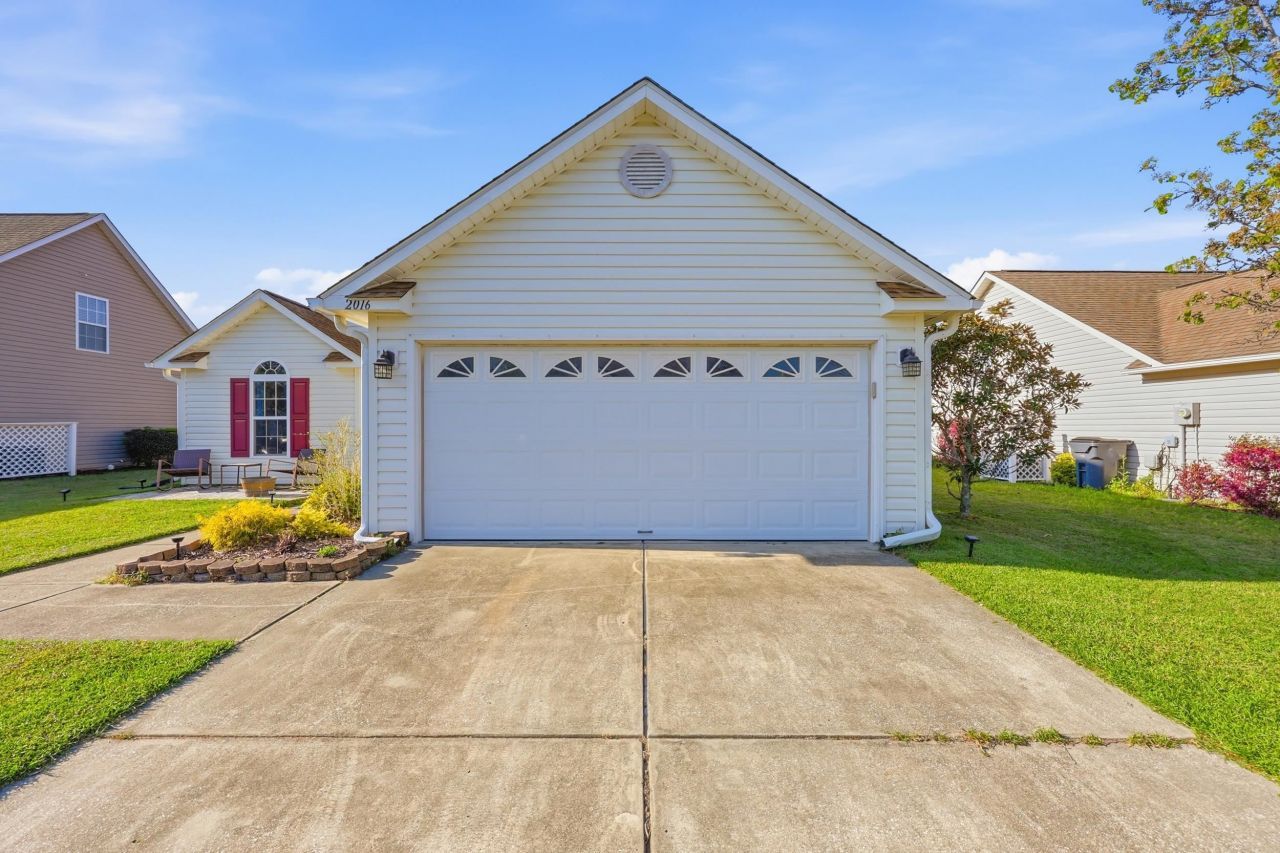 2016 Saltwater St. Photo 2