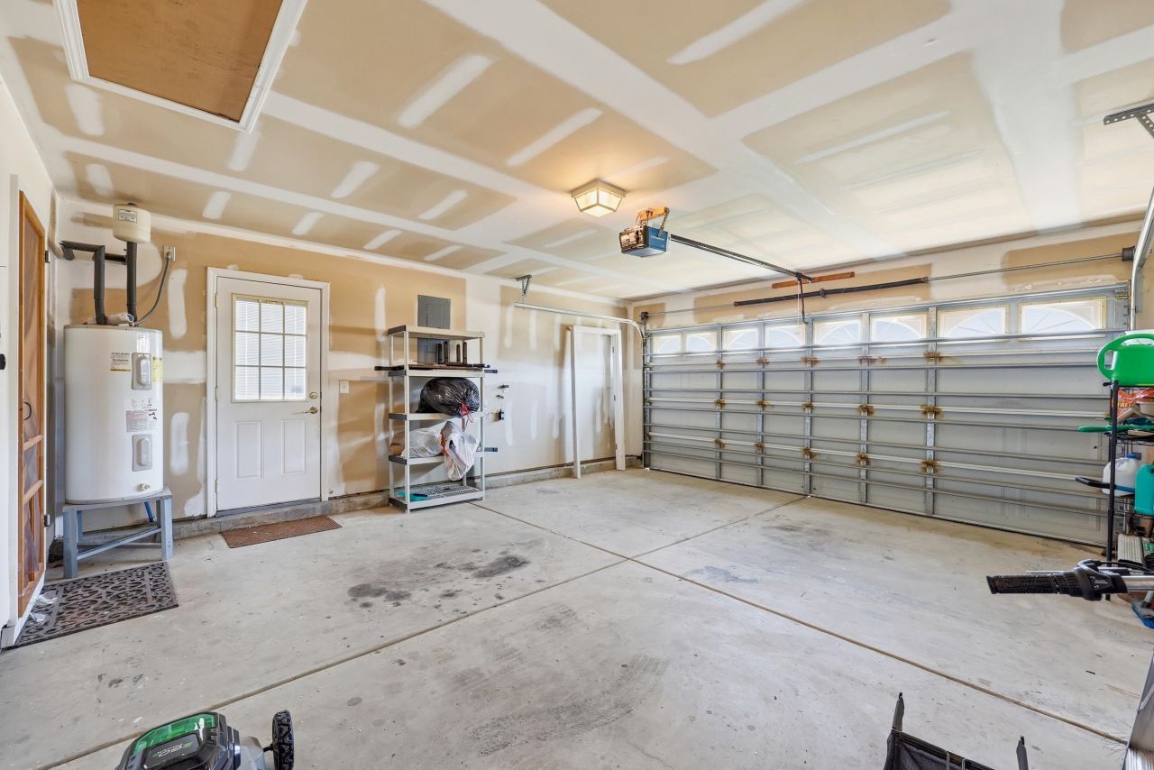 2016 Saltwater St. Photo 32