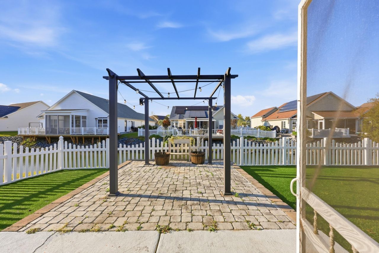 2016 Saltwater St. Photo 36