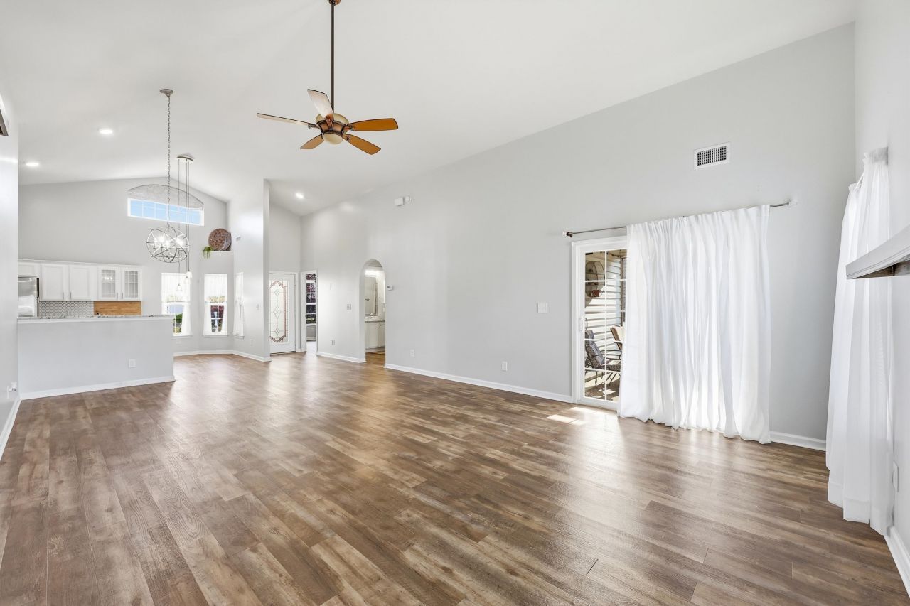 2016 Saltwater St. Photo 9