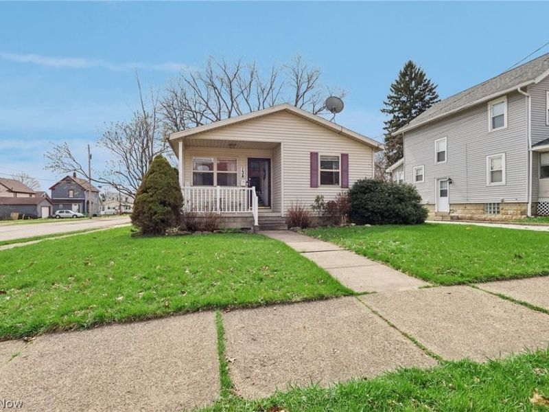 134 Hazelwood Avenue, Barberton, OH 44203 Photo 2