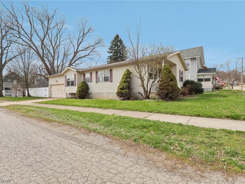 134 Hazelwood Avenue, Barberton, OH 44203 Photo 3