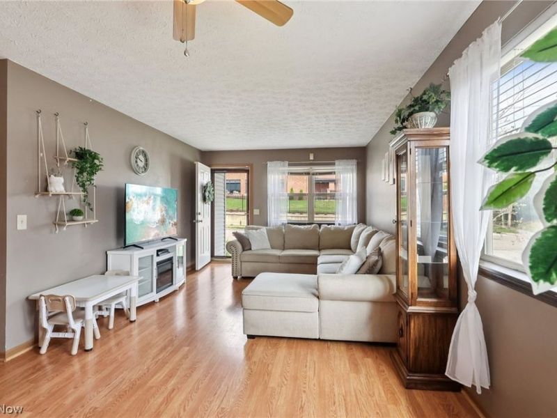 134 Hazelwood Avenue, Barberton, OH 44203 Photo 6