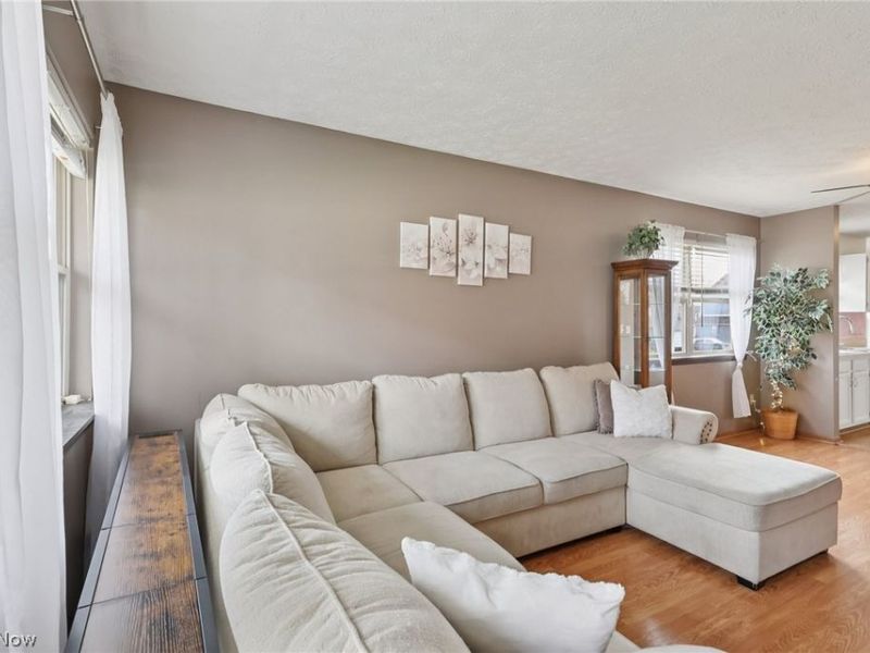 134 Hazelwood Avenue, Barberton, OH 44203 Photo 8