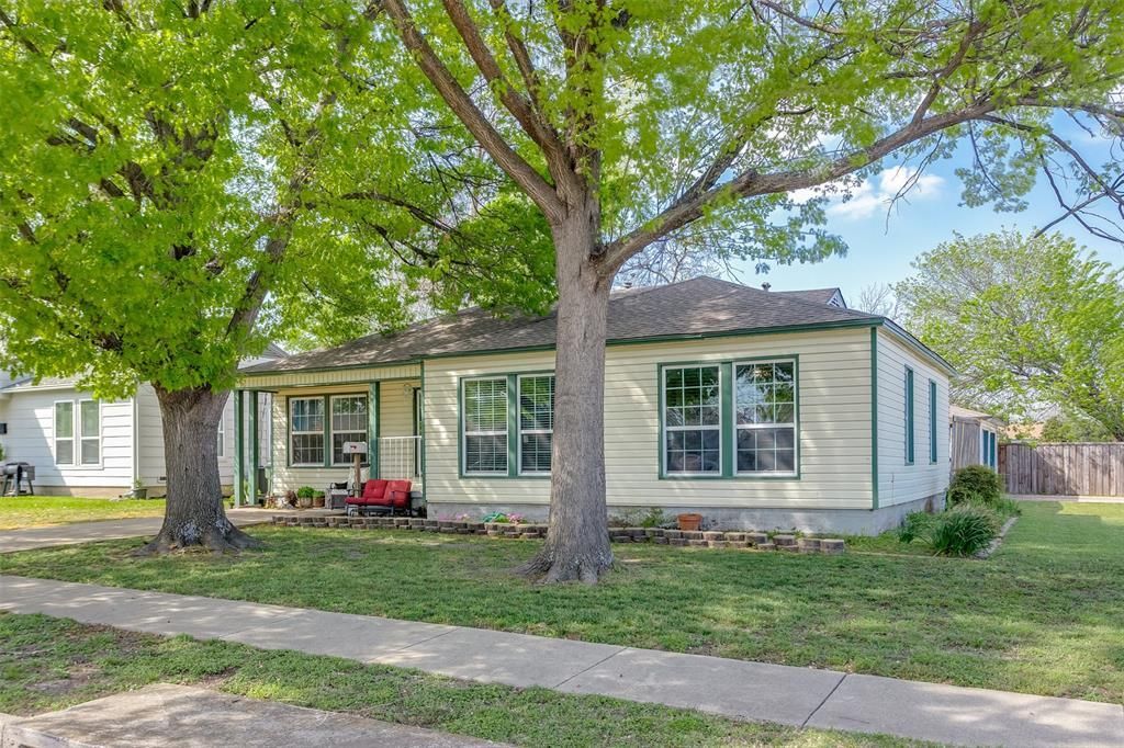 801 Holly Drive, Garland, TX 75040 Main Photo