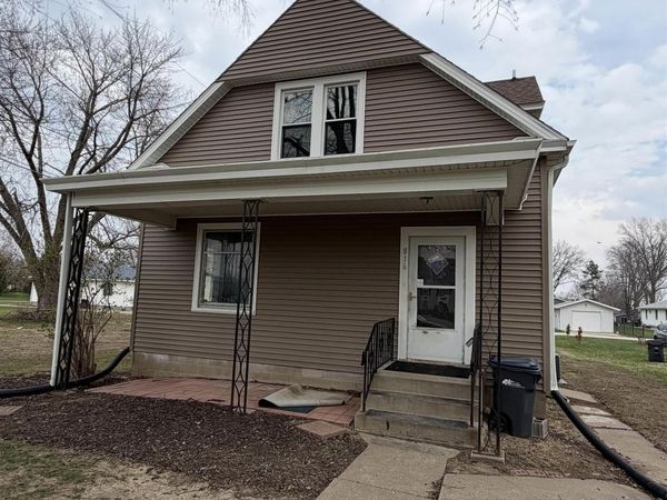 816 Cottonwood Court, Burlington, IA 52601