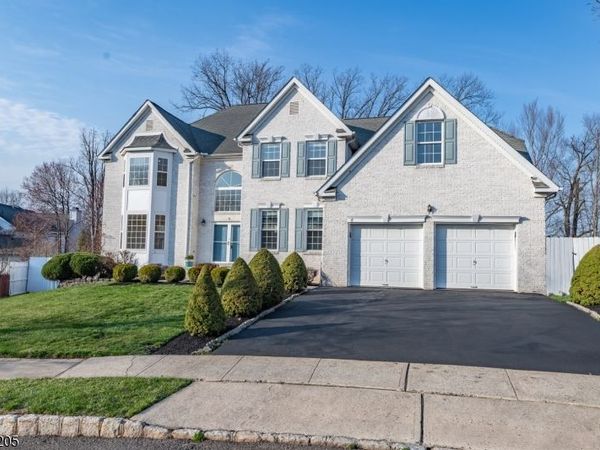 6 Banyan Ct, Edison, NJ 08820