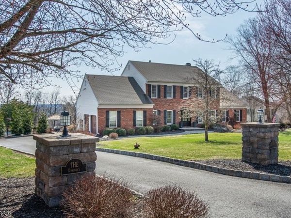 5 Tracey Ln, Mount Olive, NJ 07828