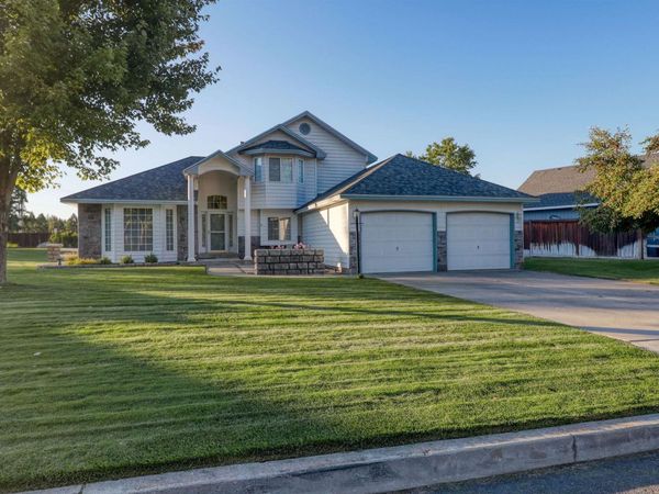 15323 N Gleneden St, Spokane, WA 99208