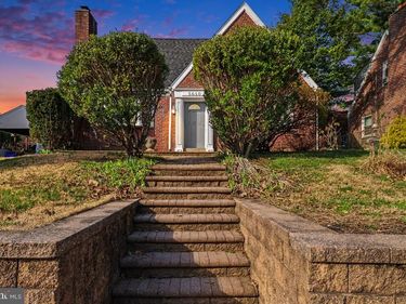 5610 HOUGHTON STREET, PHILADELPHIA, PA 19128