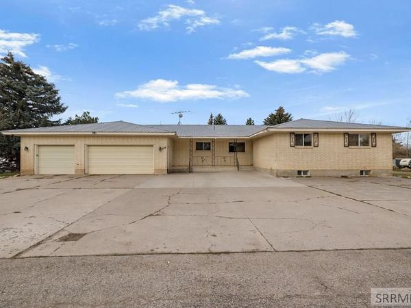 275 Park Street, NEWDALE, ID 83436