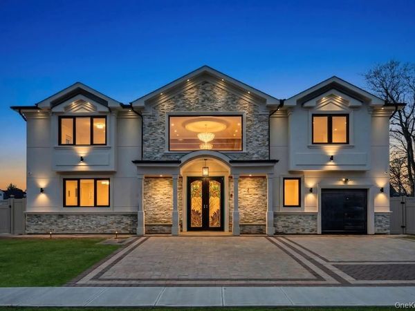 36 Jupiter Lane , Levittown, NY 11756