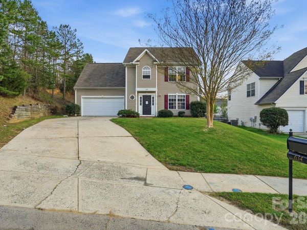634 Longacre Drive , Charlotte, NC 28214