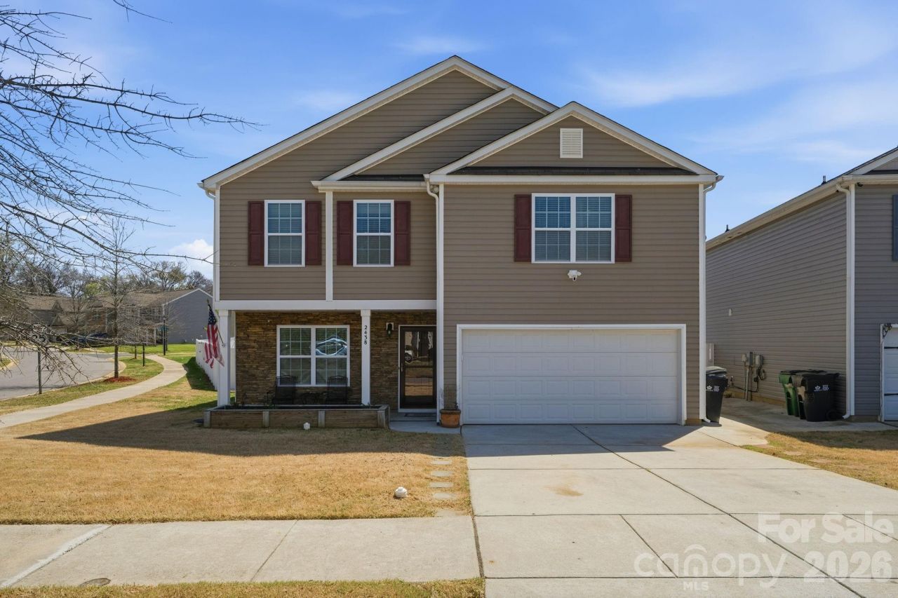 2438 Dewey Creek Lane, Charlotte, NC 28216 Main Photo