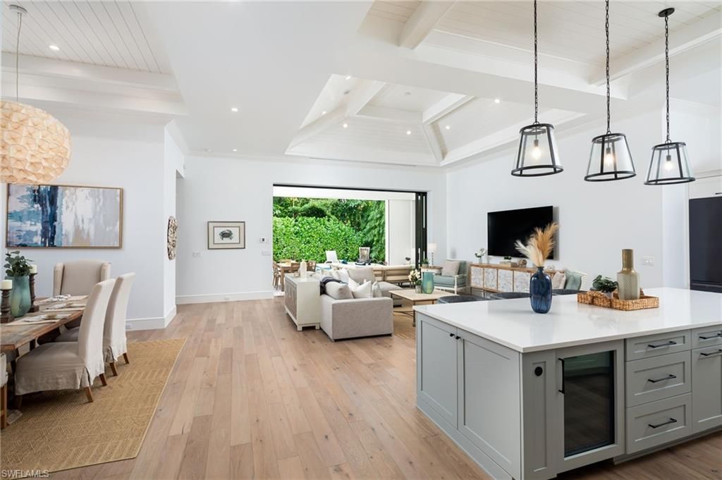 1064 13th St N, Naples, FL 34102 Photo