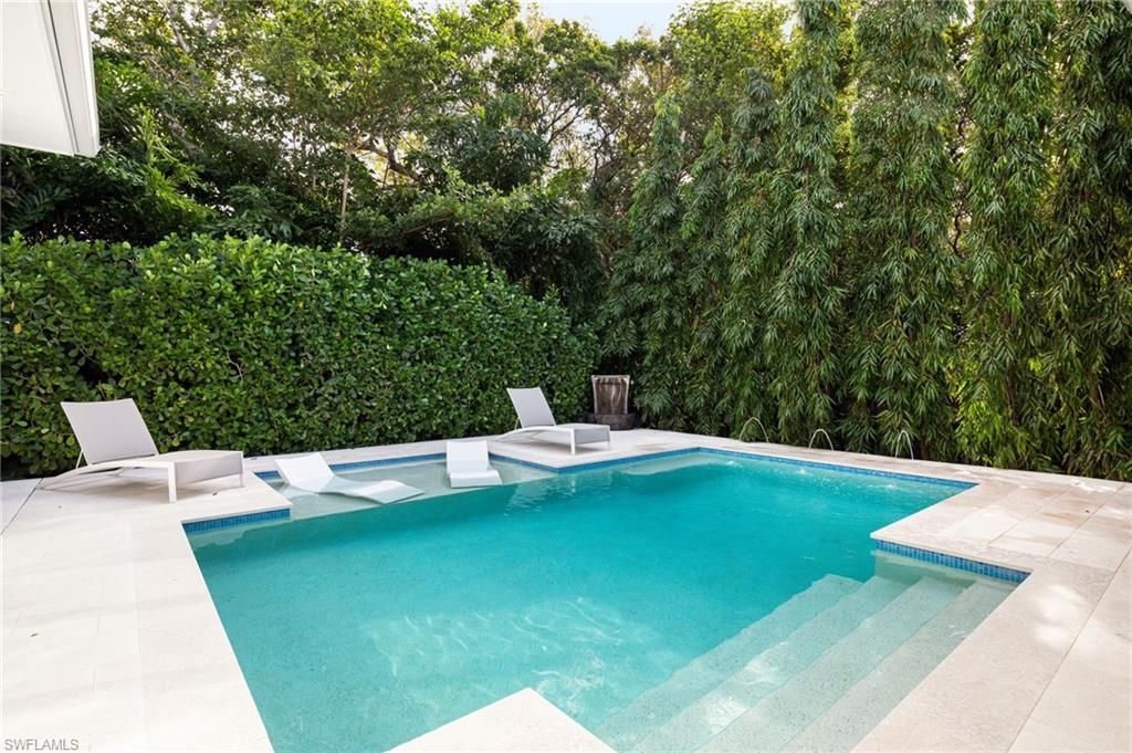 1064 13th St N, Naples, FL 34102 Photo