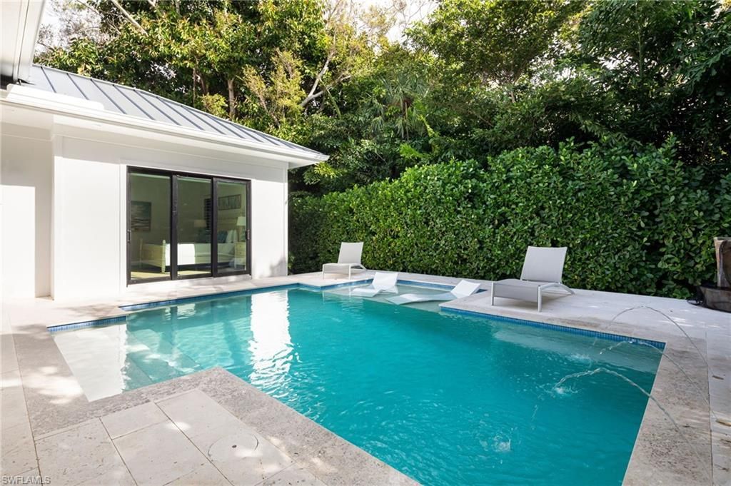 1064 13th St N, Naples, FL 34102 Photo