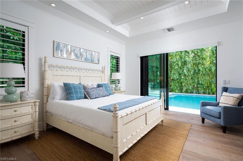 1064 13th St N, Naples, FL 34102 Photo