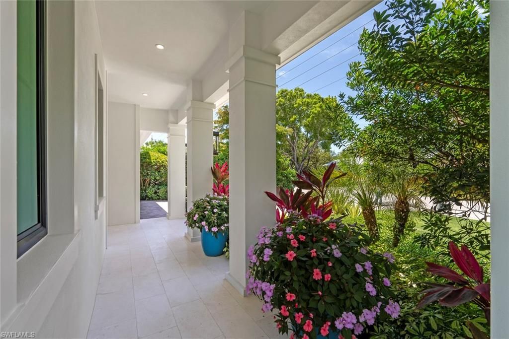 1064 13th St N, Naples, FL 34102 Photo