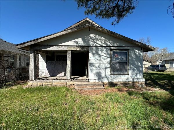 708 N Oklahoma Avenue , Okmulgee, OK 74447