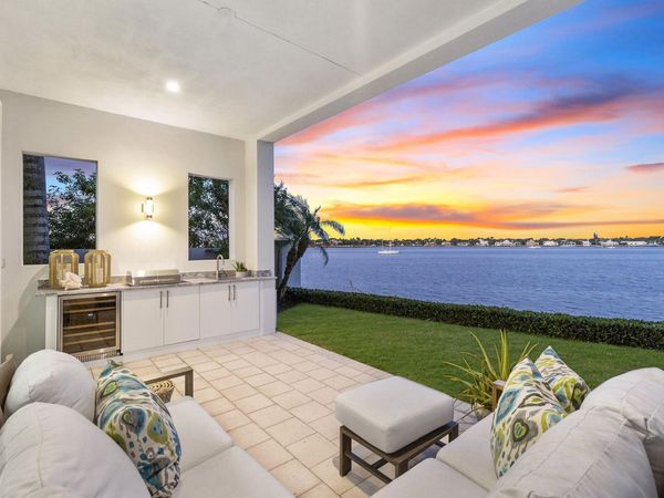 100 Water Clb Way, North Palm Beach, FL 33408