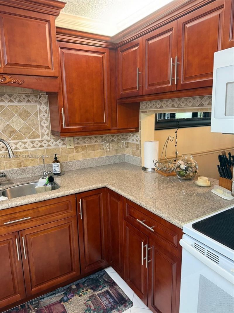 4940 E Sabal Palm Blvd, Unit 203, Tamarac, FL 33319 Photo