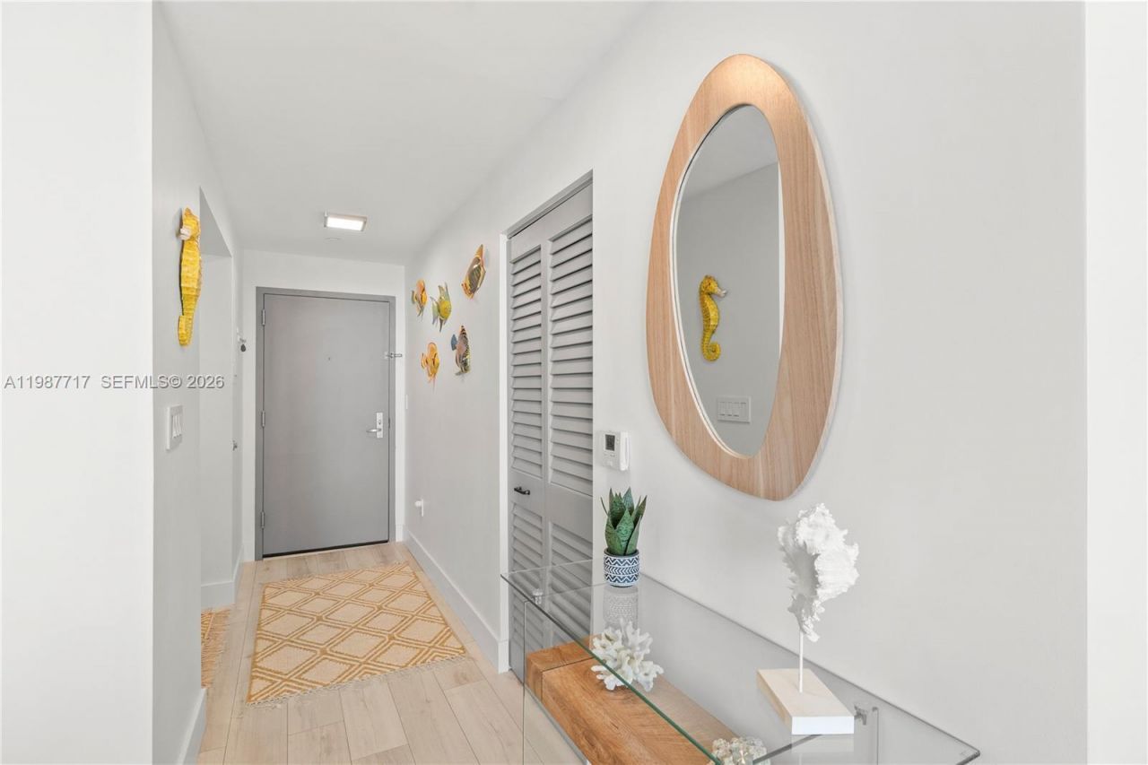 225 Collins Ave , Unit 5J, Miami Beach, FL 33139 Photo