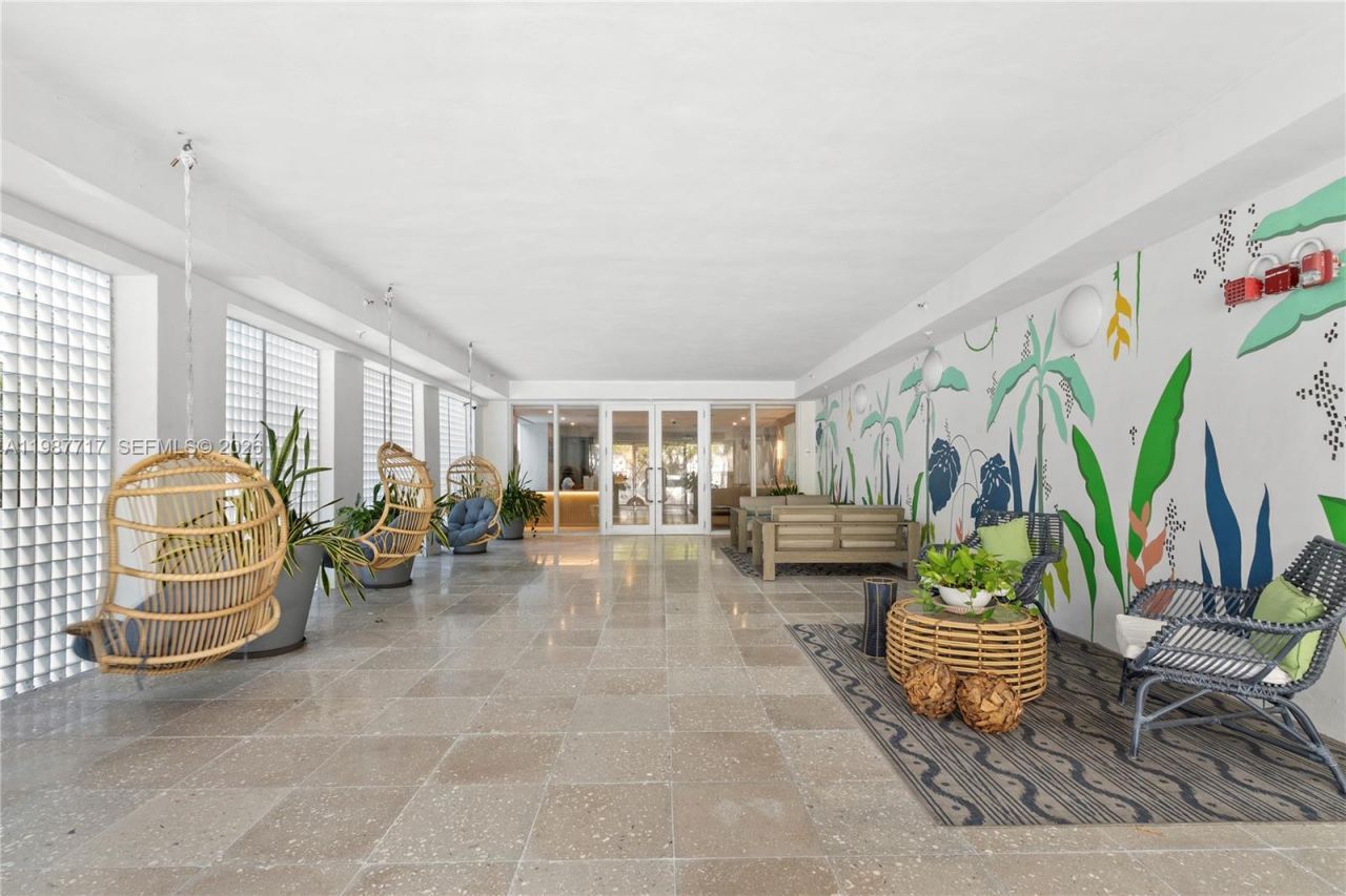 225 Collins Ave , Unit 5J, Miami Beach, FL 33139 Photo