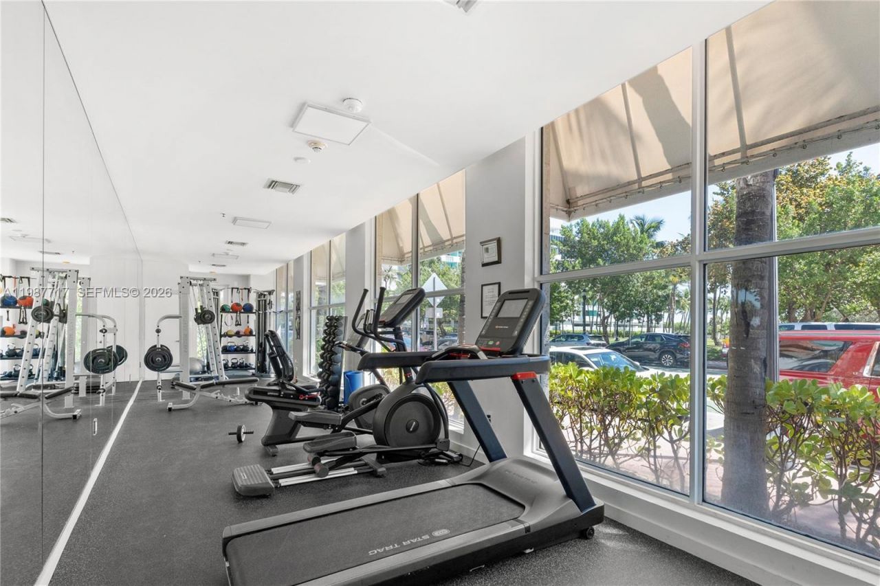 225 Collins Ave , Unit 5J, Miami Beach, FL 33139 Photo