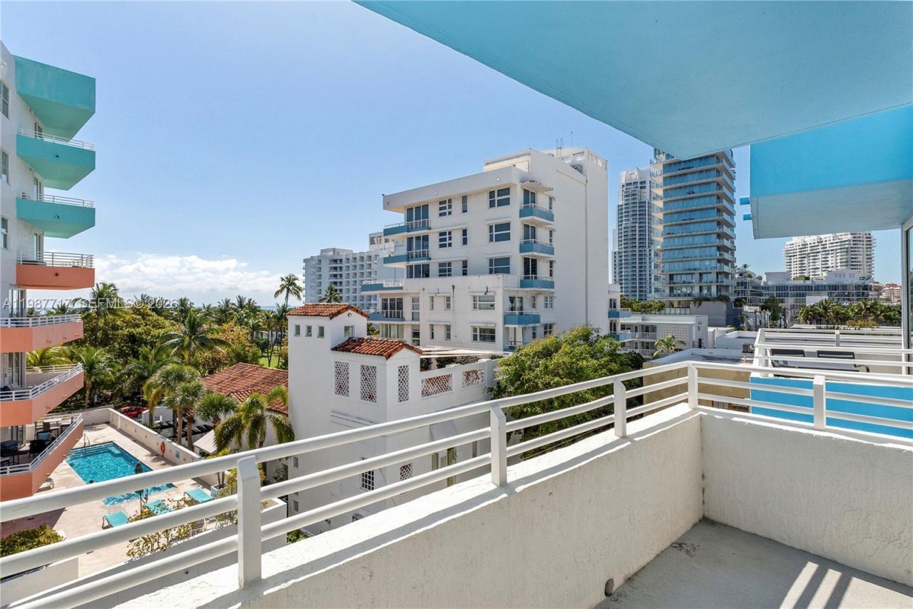 225 Collins Ave , Unit 5J, Miami Beach, FL 33139 Photo