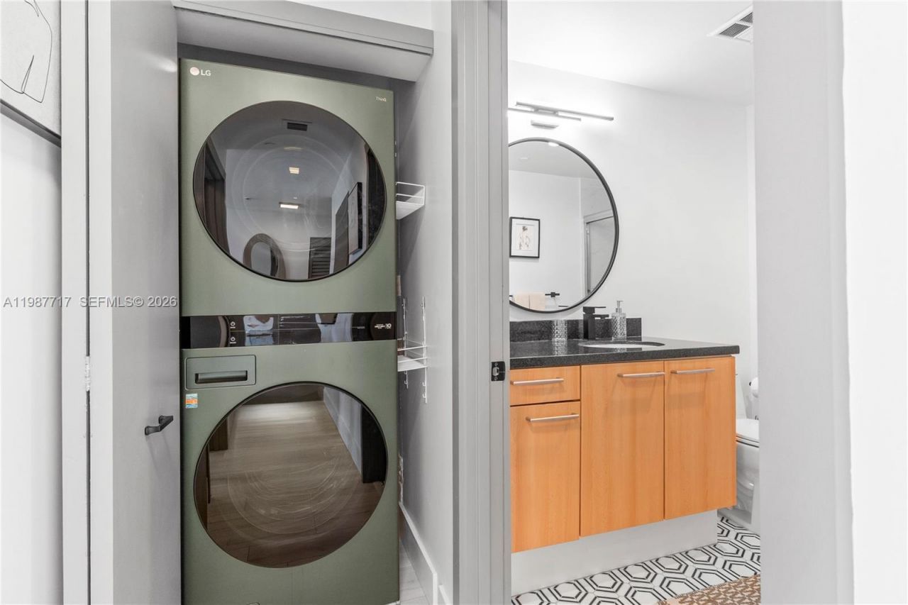 225 Collins Ave , Unit 5J, Miami Beach, FL 33139 Photo