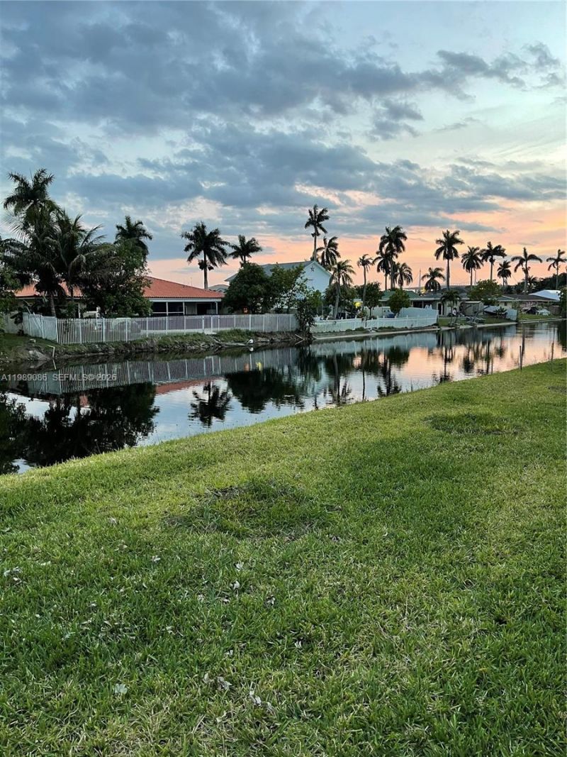 1236 NW 208th St , Miami Gardens, FL 33169 Photo