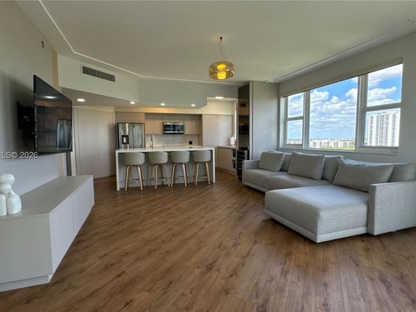 20000 E Country Club Dr , Unit 1016, Aventura, FL 33180