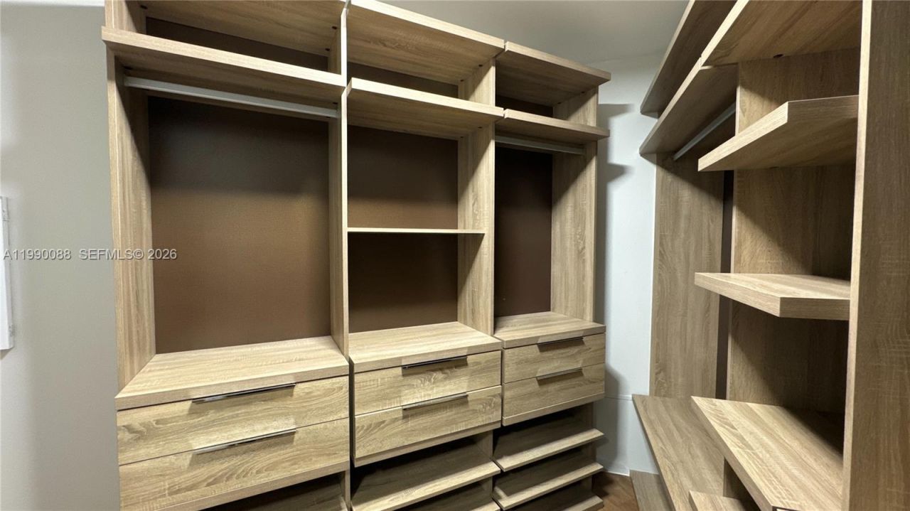 20000 E Country Club Dr , Unit 1016, Aventura, FL 33180 Photo