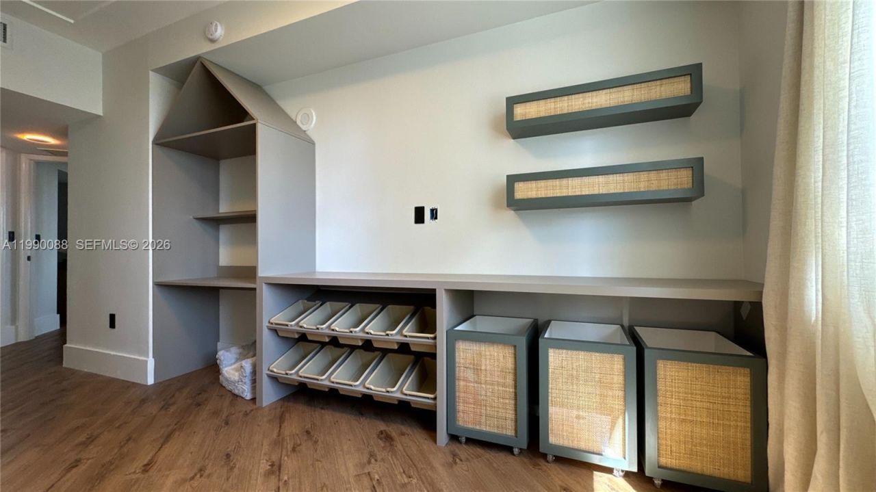 20000 E Country Club Dr , Unit 1016, Aventura, FL 33180 Photo