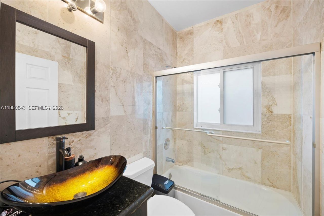 11243 NW 58th Ter , Unit 1, Doral, FL 33178 Photo