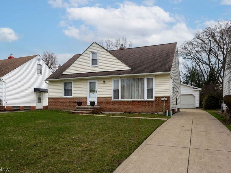 5372 Huron Road, Lyndhurst, OH 44124 Photo 2