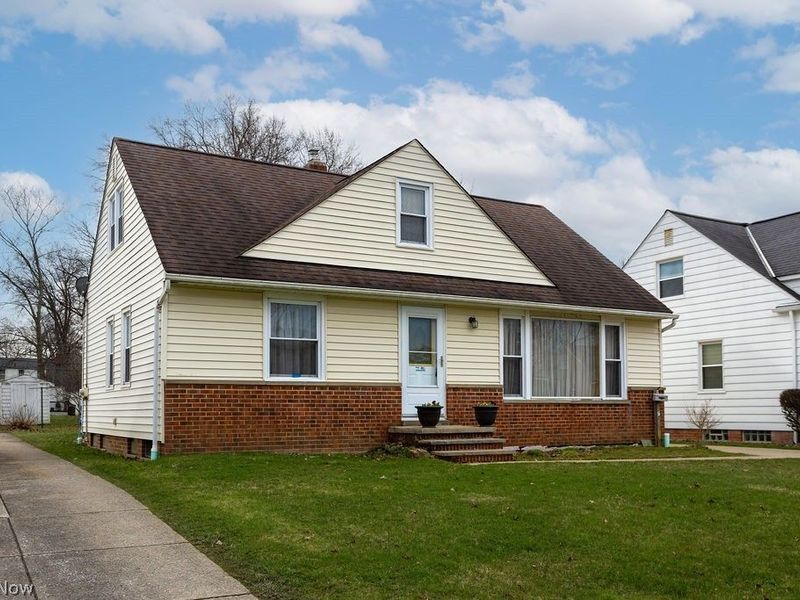 5372 Huron Road, Lyndhurst, OH 44124 Photo 3