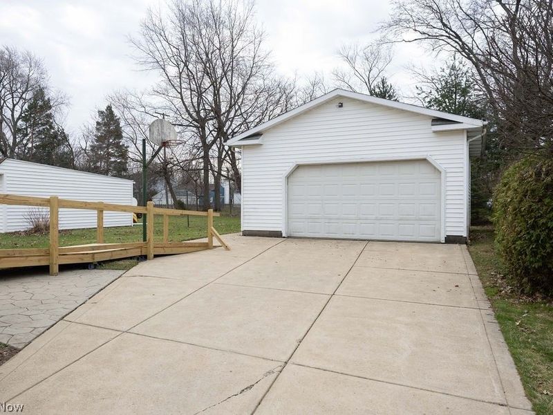 5372 Huron Road, Lyndhurst, OH 44124 Photo 33