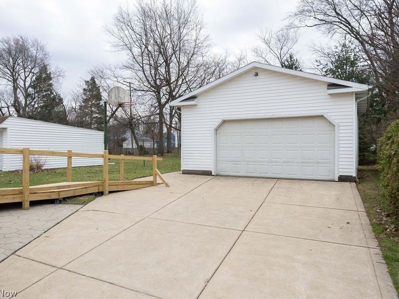 5372 Huron Road, Lyndhurst, OH 44124 Photo 34