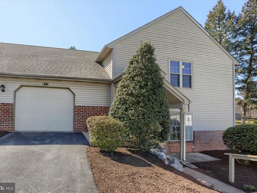19 Sterling Court , Hershey, PA 17033 Main Photo